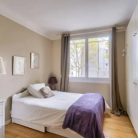 Appartamento Calme à Buttes-chaumont Parigi