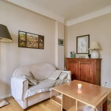 Calme A Buttes-chaumont Apartment